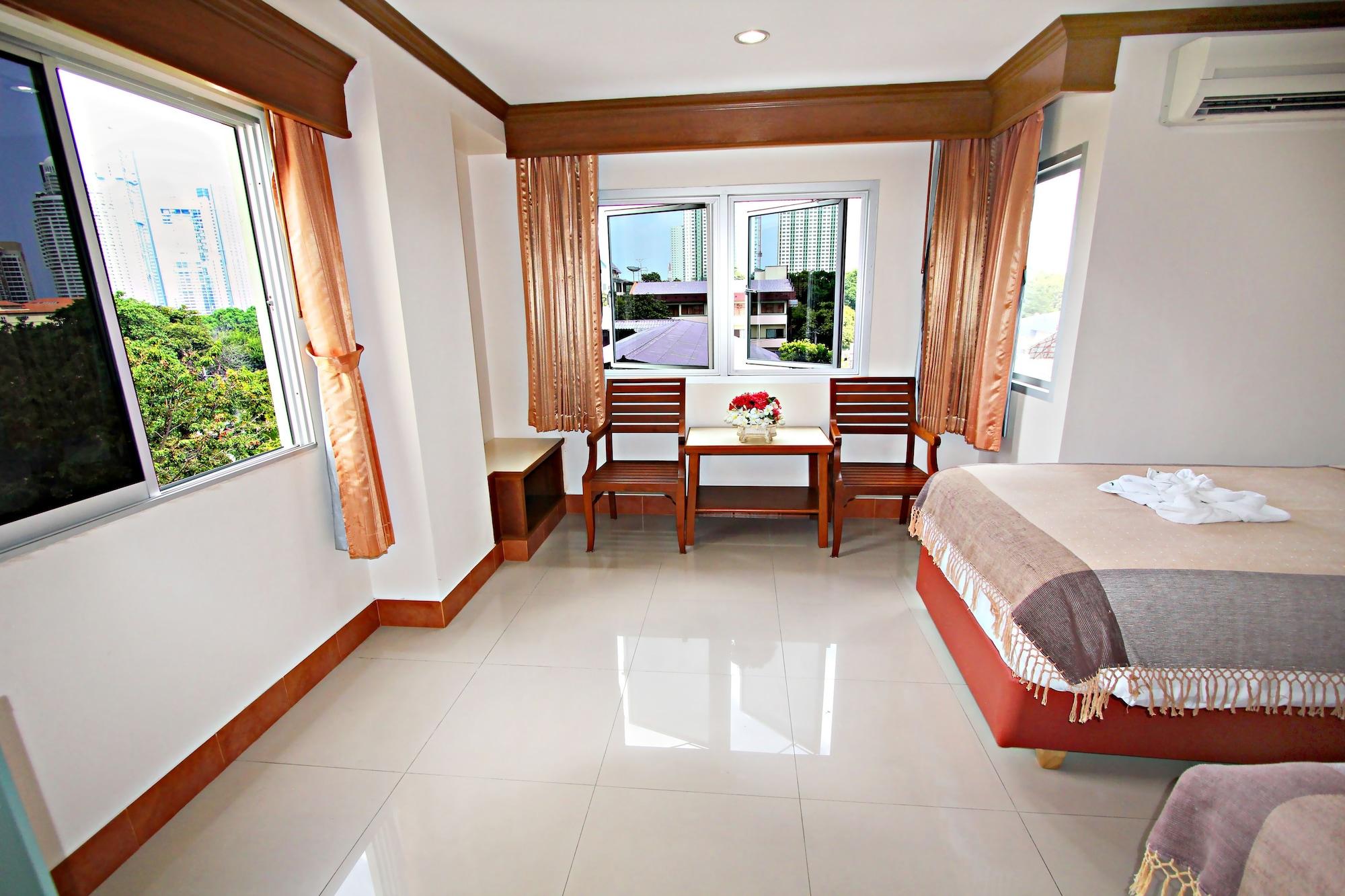 Lek Villa Pattaya Luaran gambar